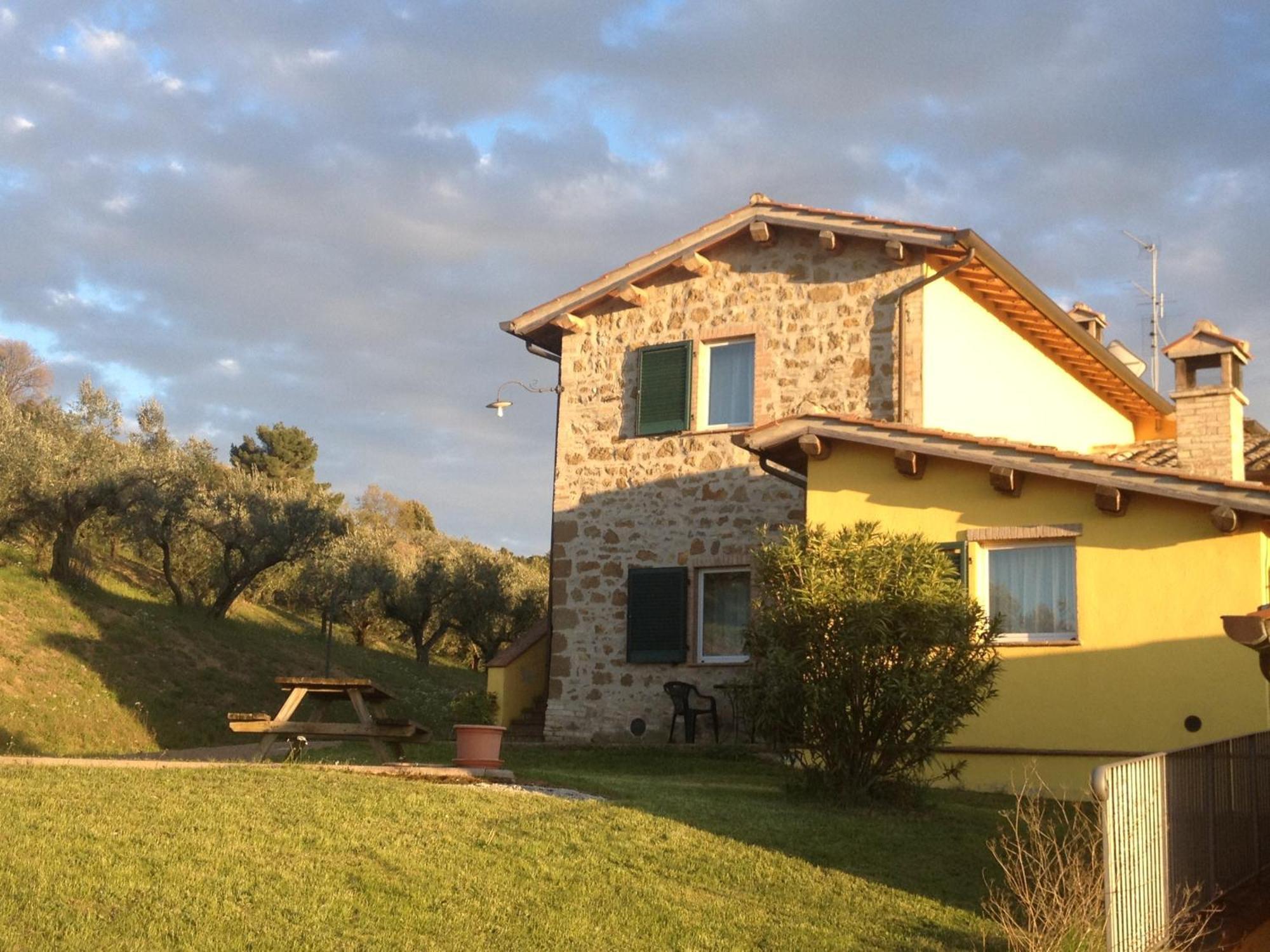 Il Poggio Delle Ginestre Guest House Torgiano Ngoại thất bức ảnh