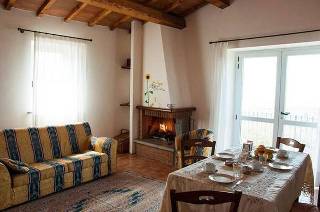 Il Poggio Delle Ginestre Guest House Torgiano Ngoại thất bức ảnh