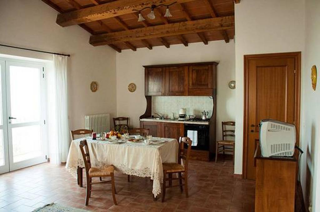 Il Poggio Delle Ginestre Guest House Torgiano Ngoại thất bức ảnh
